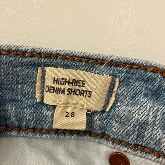 Madewell High-Rise Jean Short - Picture 7 of 12
